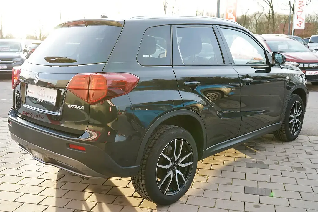 Suzuki Vitara - Thumbnail 5