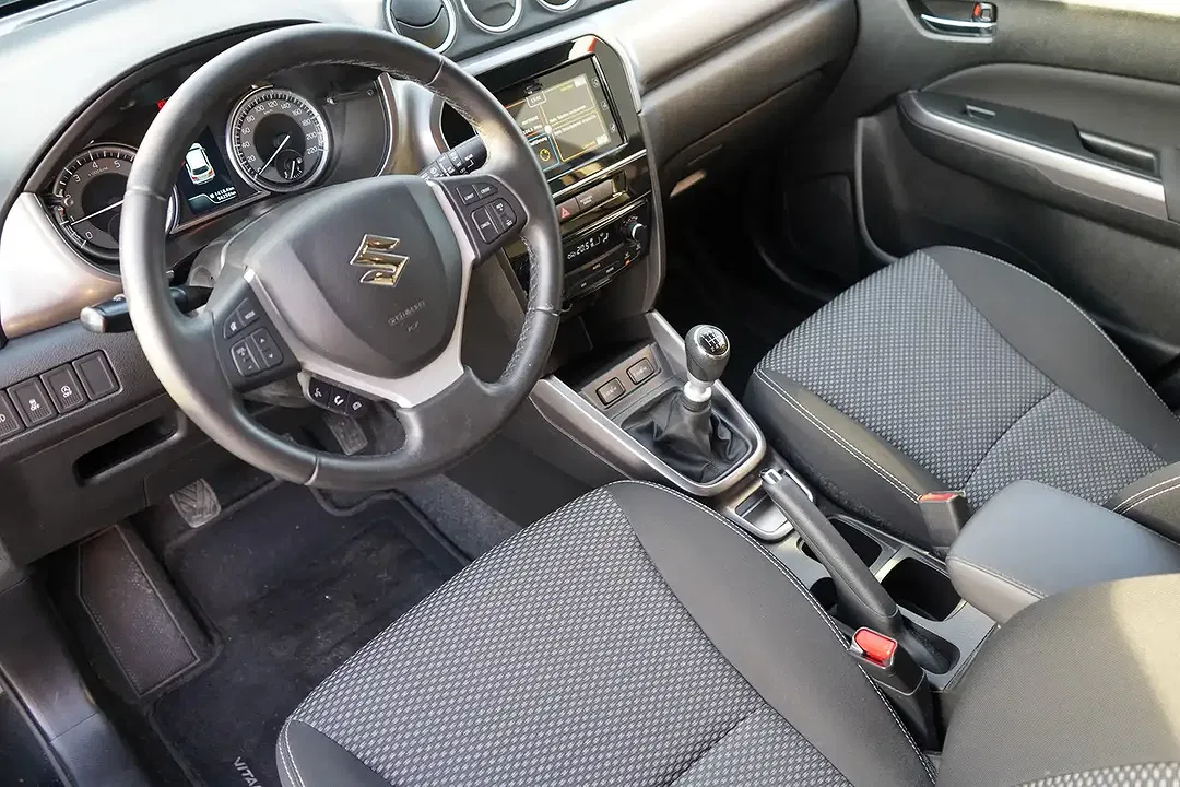 Suzuki Vitara - Thumbnail 7