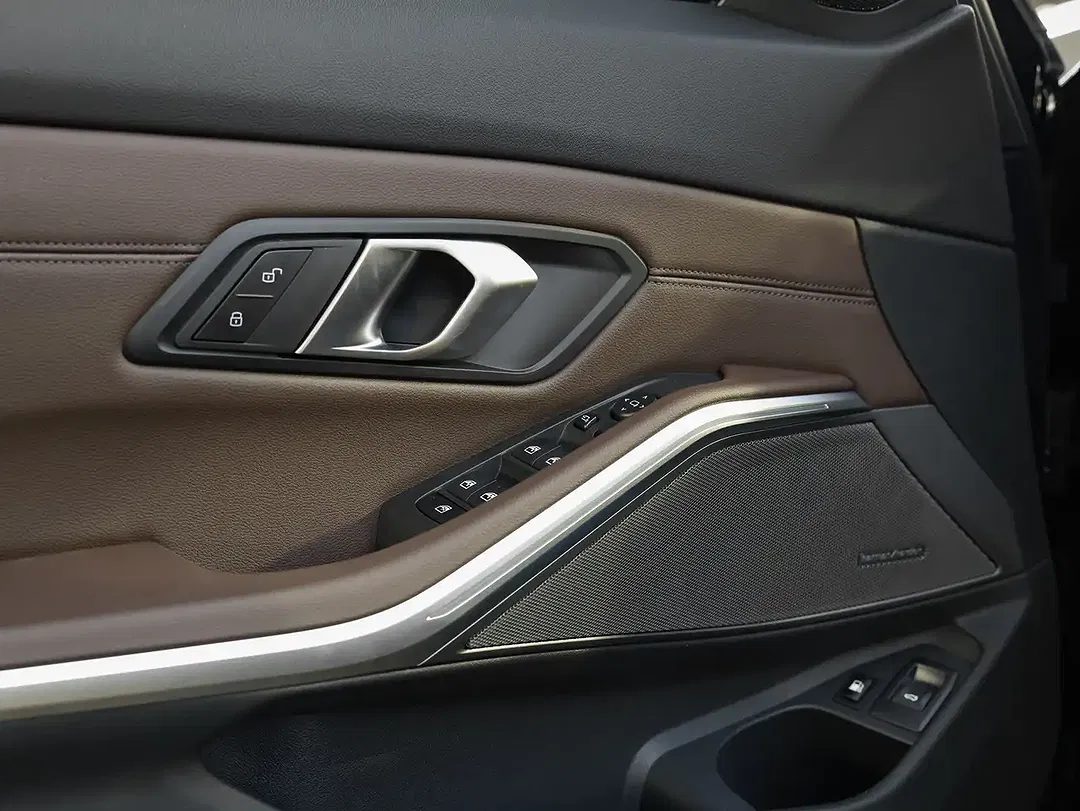 BMW 330 - Thumbnail 10