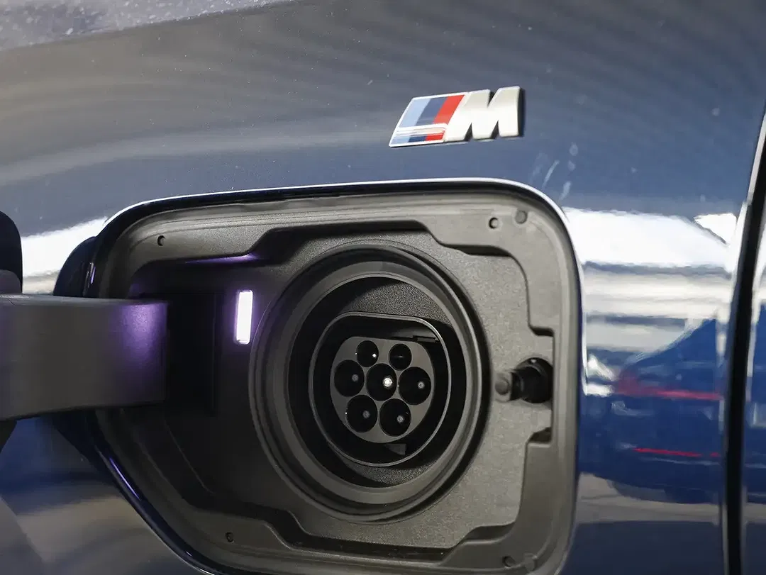 BMW 330 - Thumbnail 8