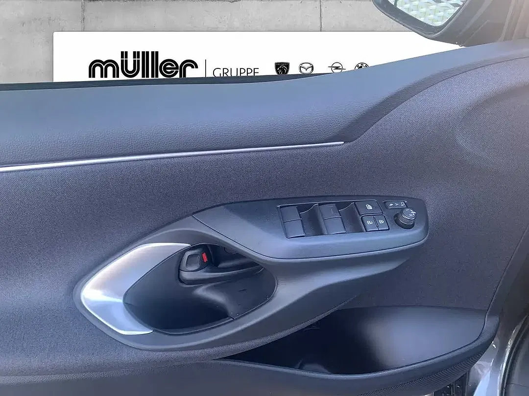 Mazda 2 - Thumbnail 10