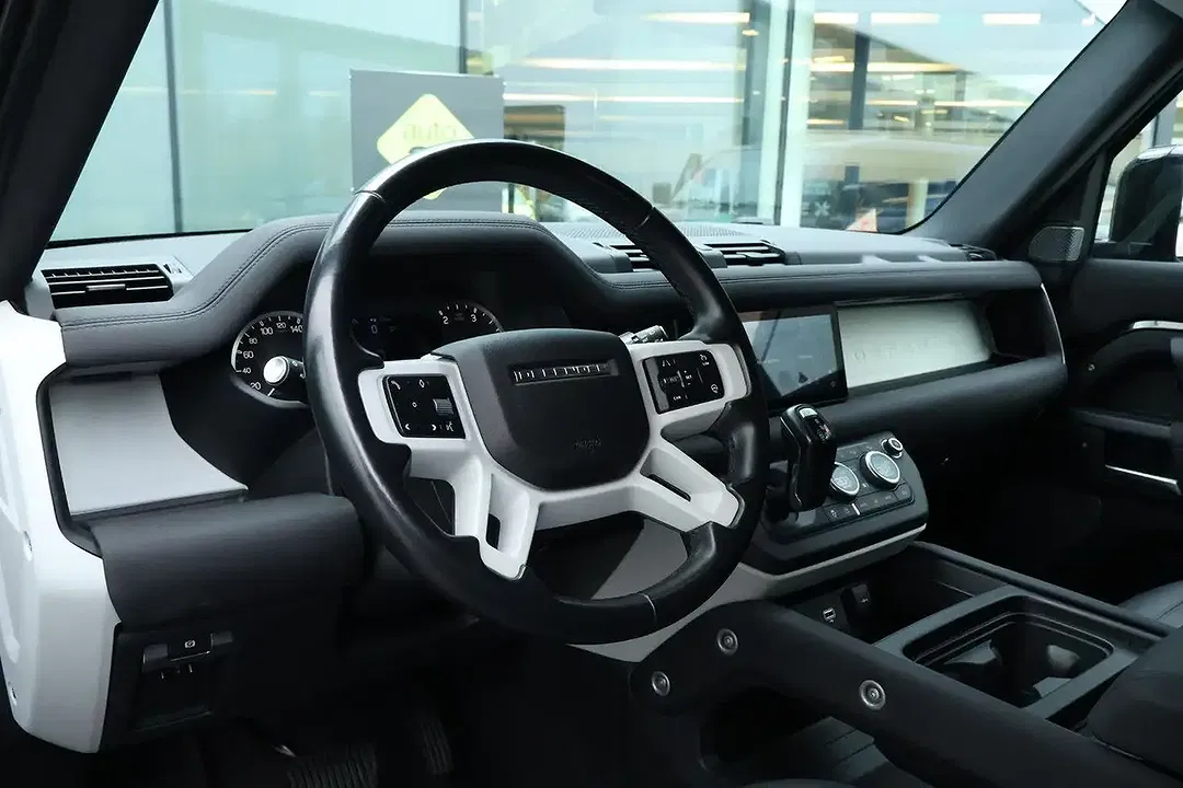 Land Rover Defender - Thumbnail 12
