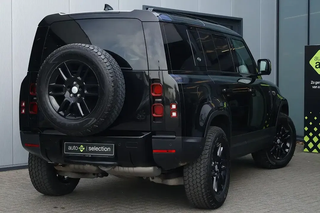 Land Rover Defender - Thumbnail 2