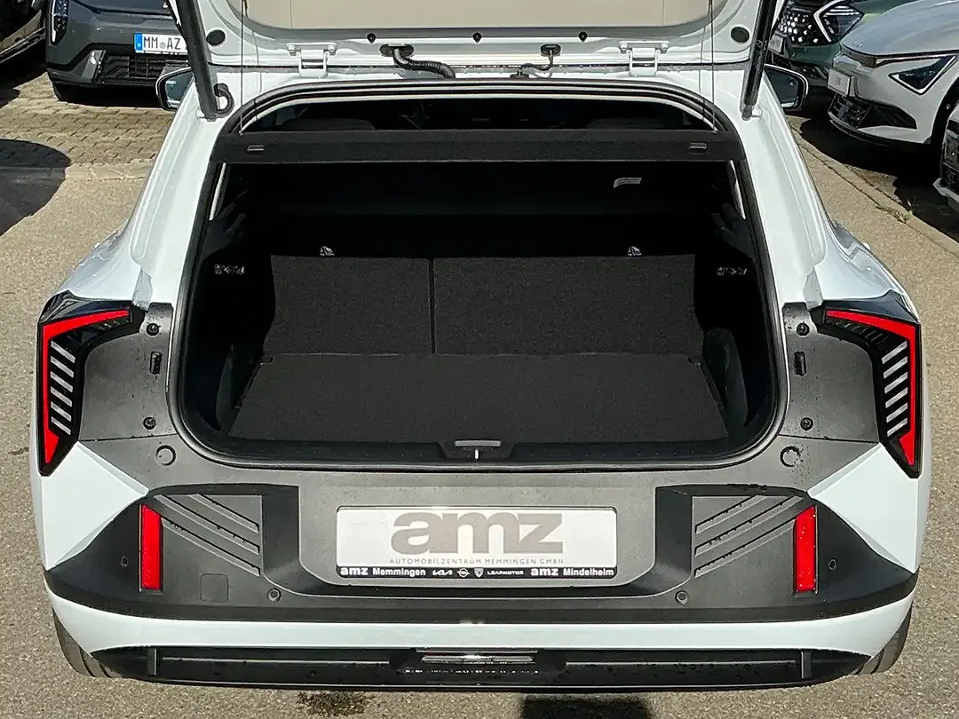 Kia EV4 - Thumbnail 12