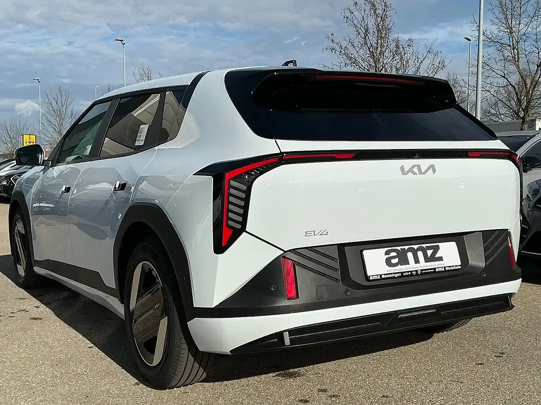 Kia EV4 - Thumbnail 5