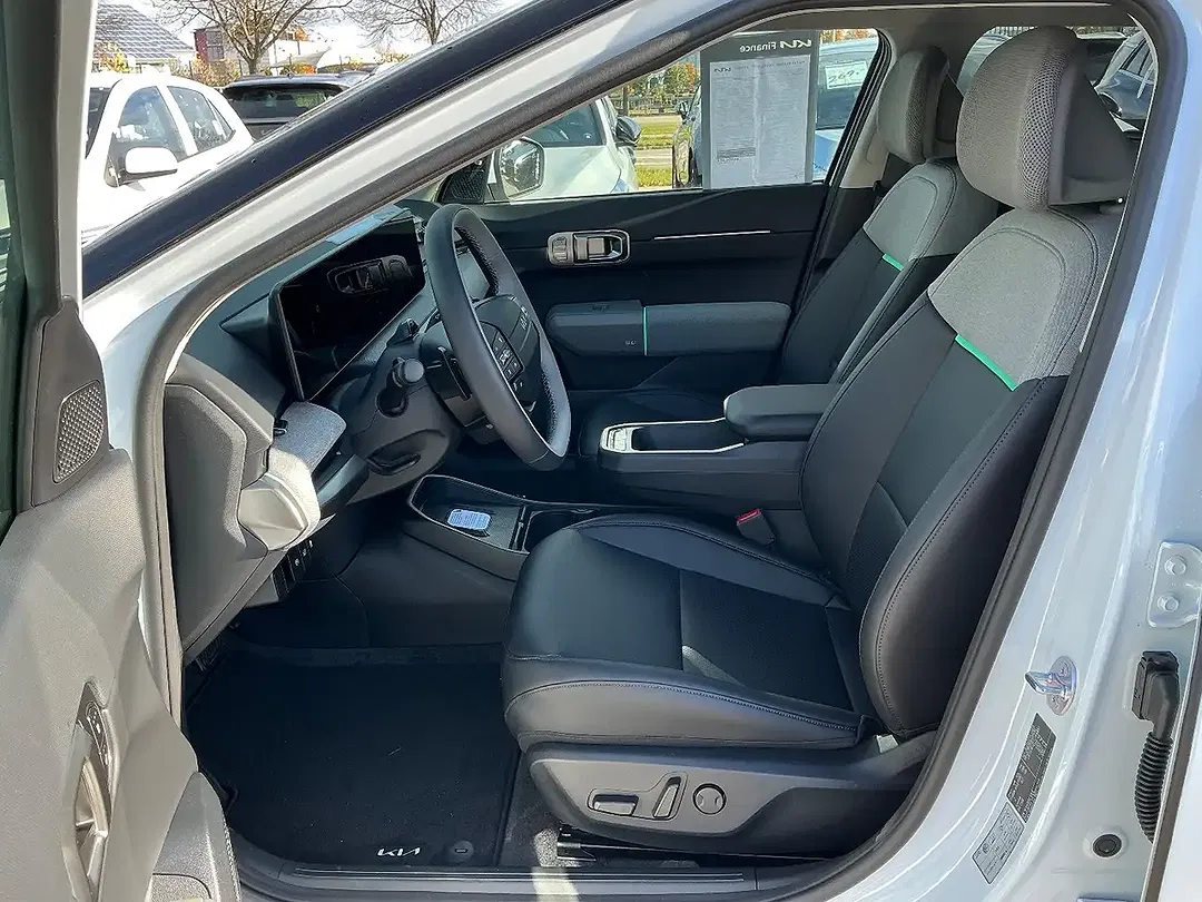 Kia EV4 - Thumbnail 8