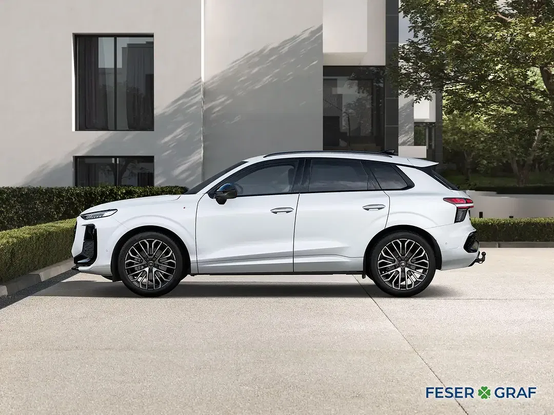 Audi Q3 - Thumbnail 3