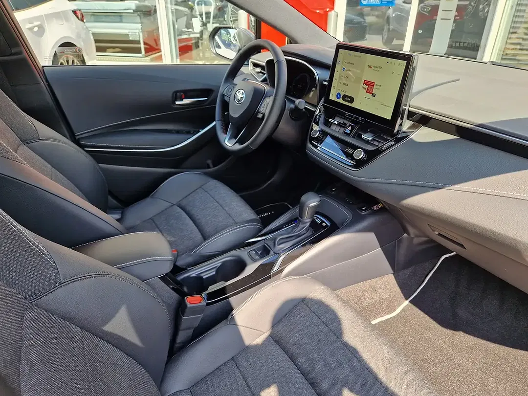 Toyota Corolla - Thumbnail 10
