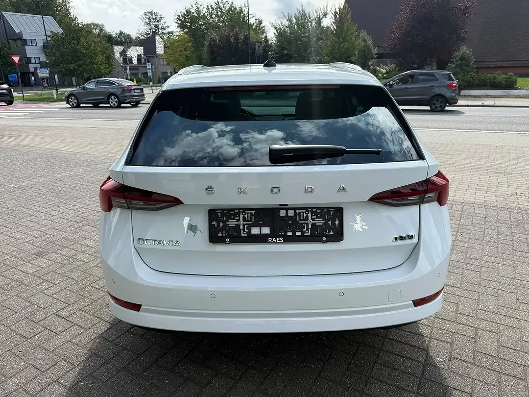 Skoda Octavia - Thumbnail 8
