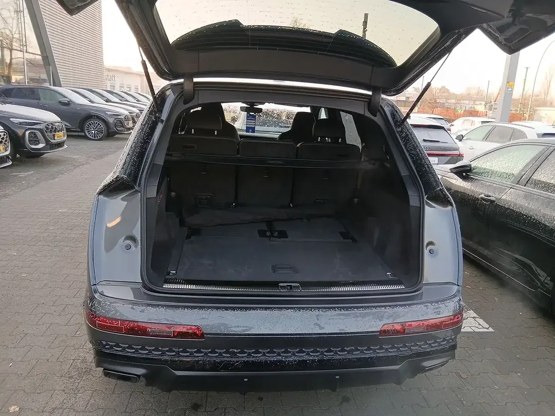 Audi Q7 - Thumbnail 17