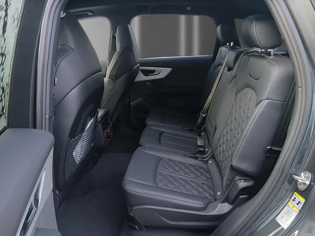 Audi Q7 - Thumbnail 22