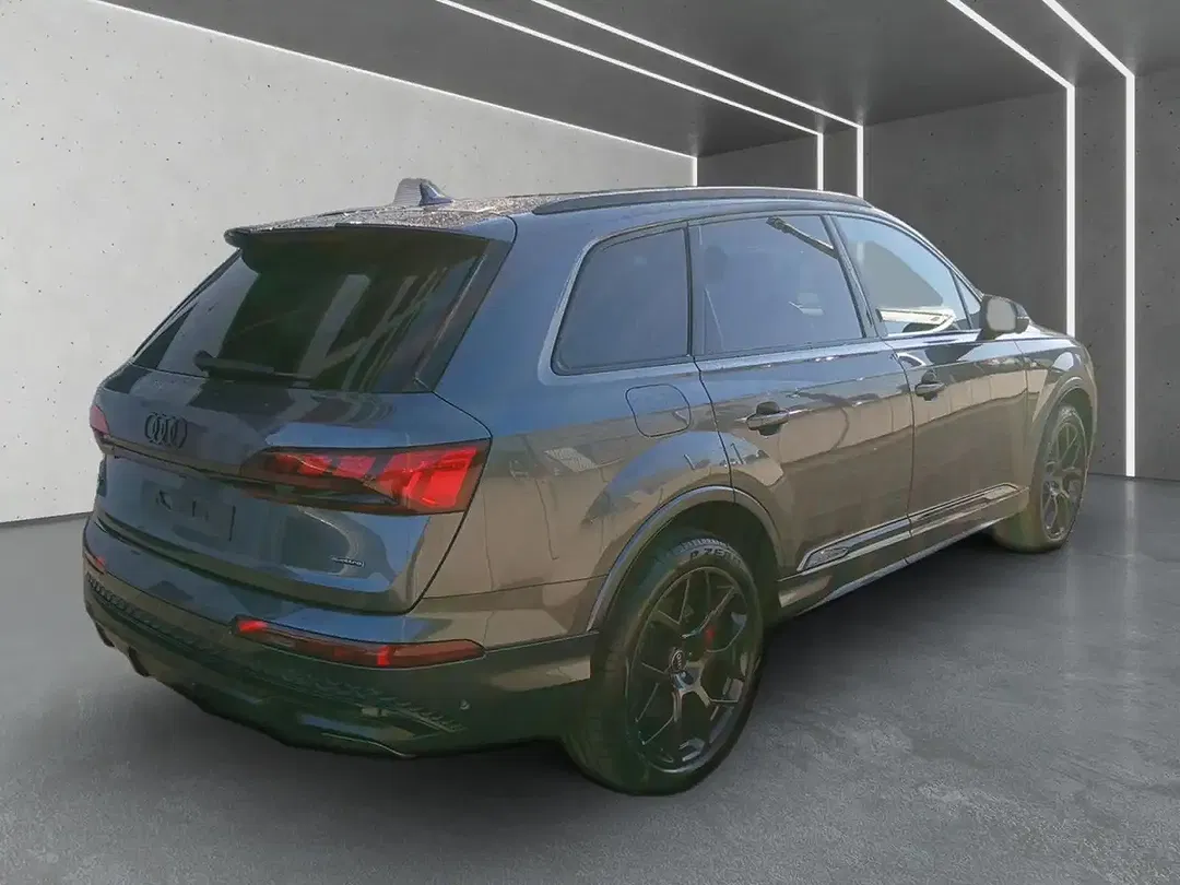 Audi Q7 - Thumbnail 3