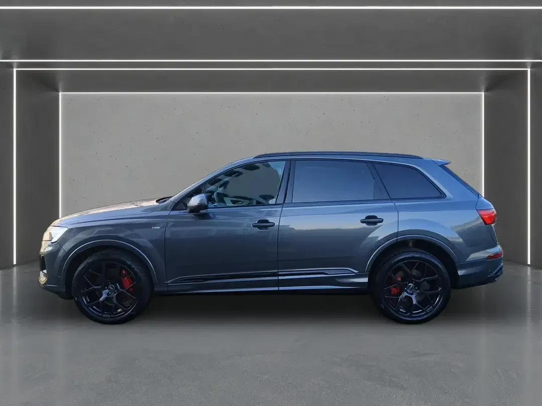 Audi Q7 - Thumbnail 4
