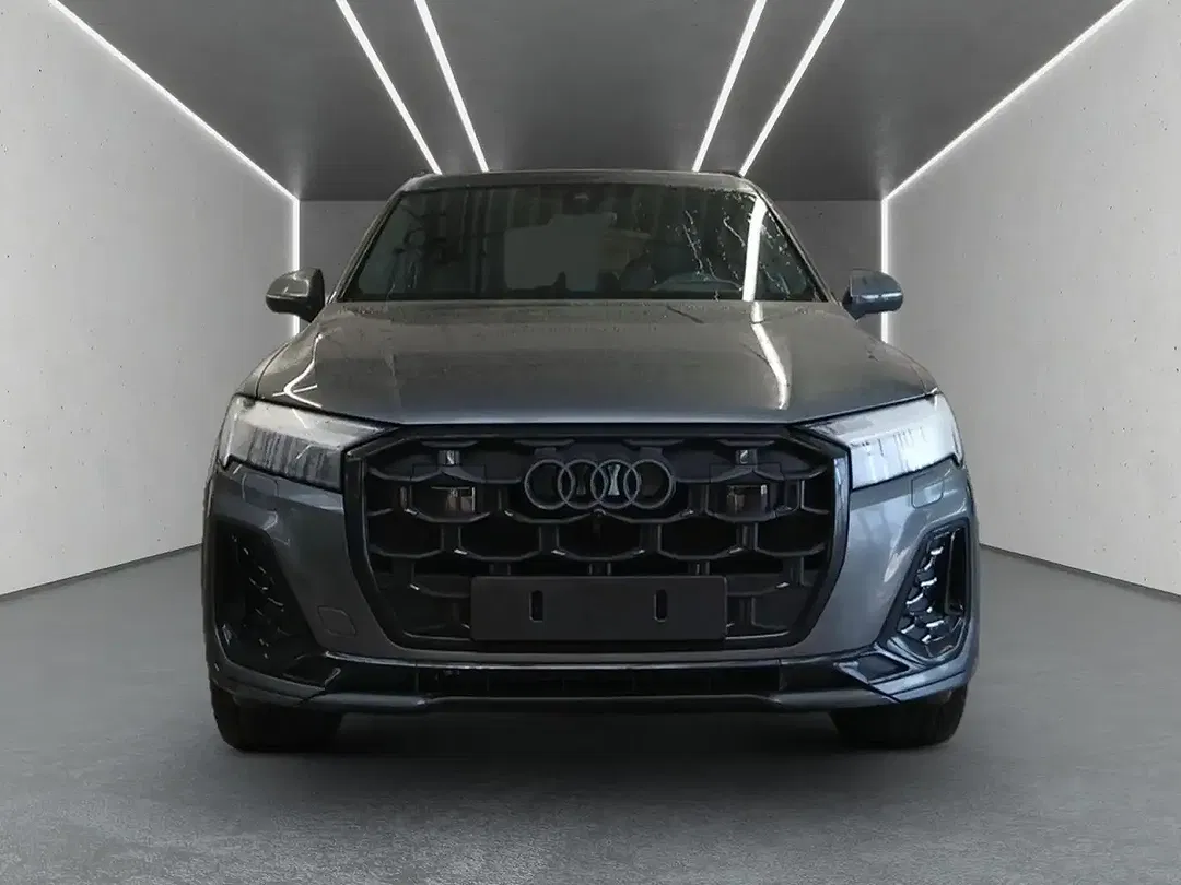 Audi Q7 - Thumbnail 5
