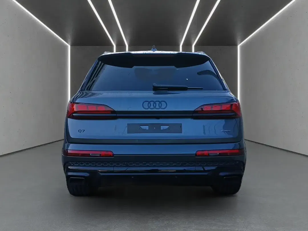 Audi Q7 - Thumbnail 6