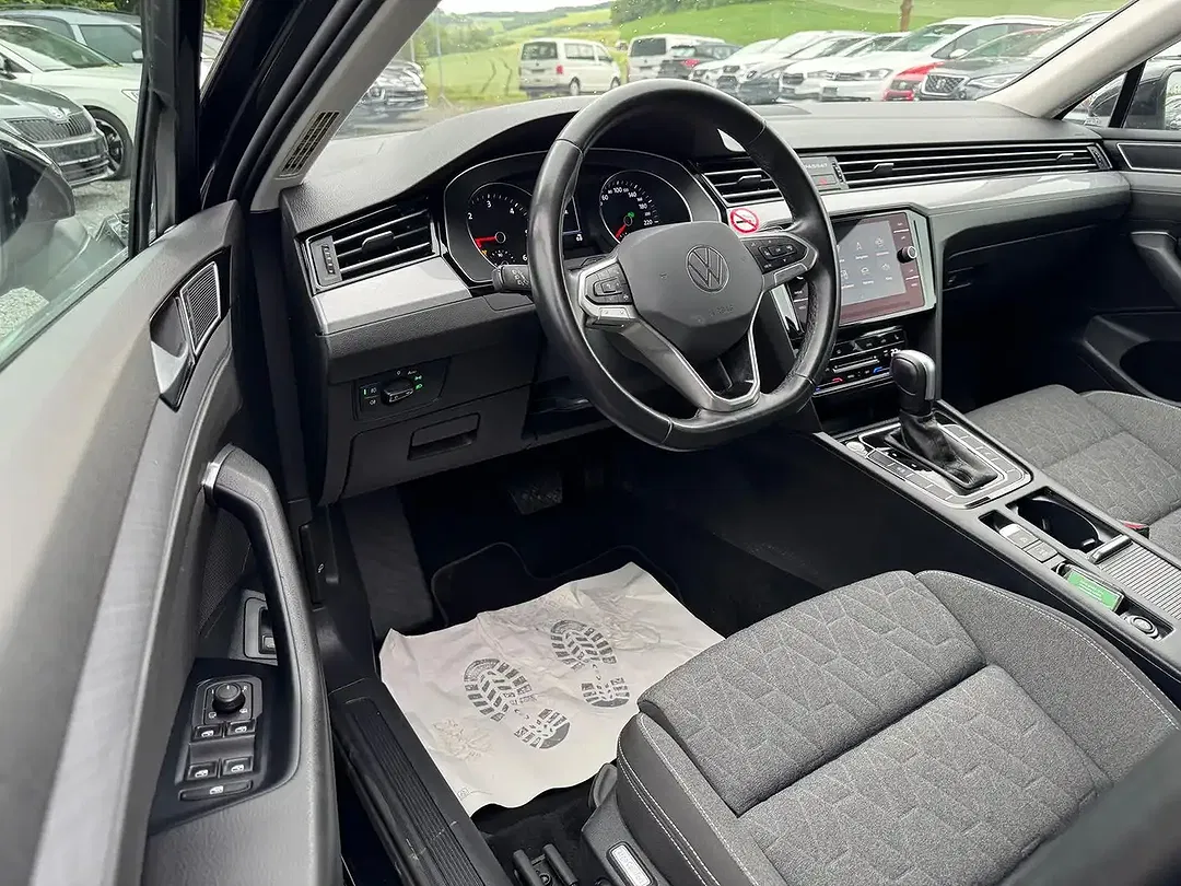 Volkswagen Passat Variant - Thumbnail 12
