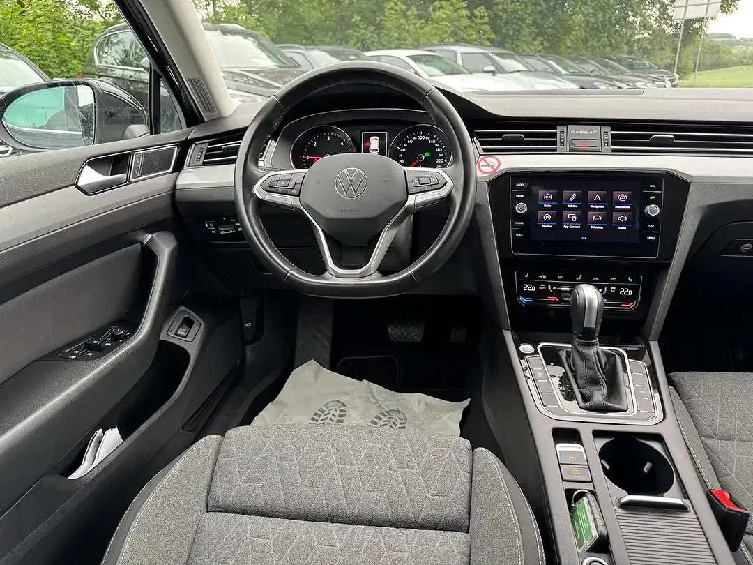 Volkswagen Passat Variant - Thumbnail 13