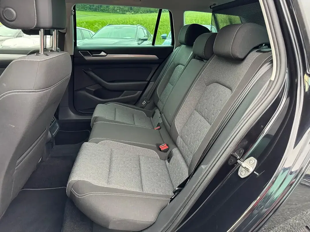 Volkswagen Passat Variant - Thumbnail 8