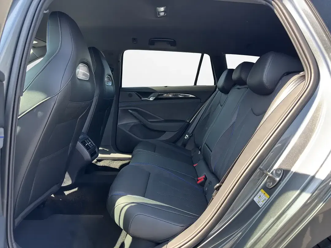 Volkswagen Passat Variant - Thumbnail 10