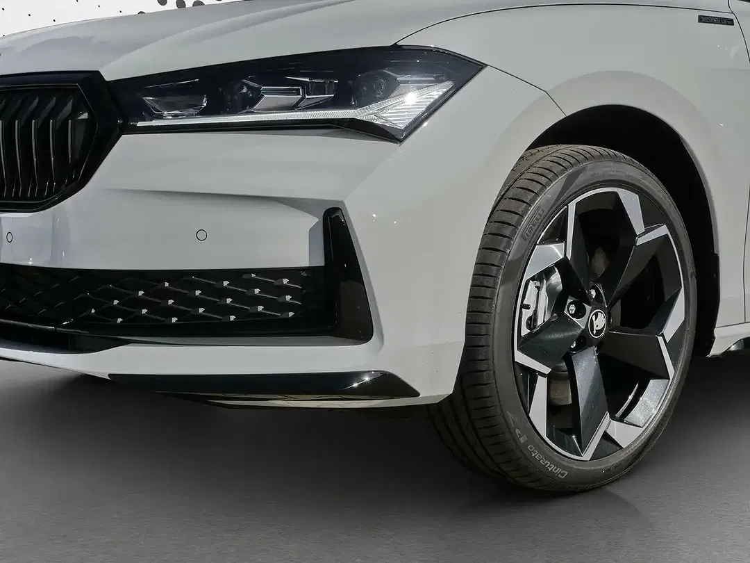 Skoda Superb - Thumbnail 12