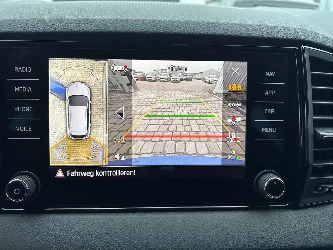 Skoda Karoq - Thumbnail 7