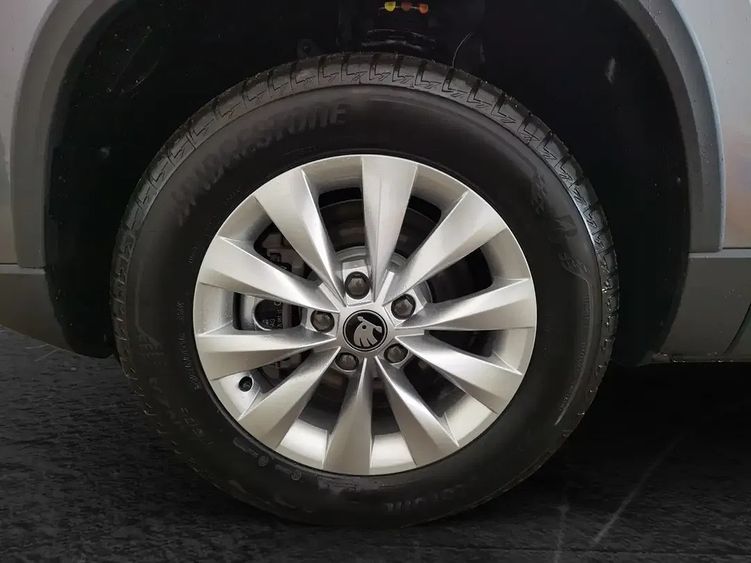 Skoda Karoq - Thumbnail 5