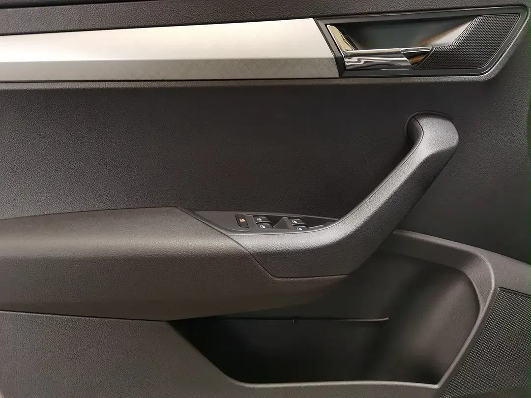 Skoda Karoq - Thumbnail 6