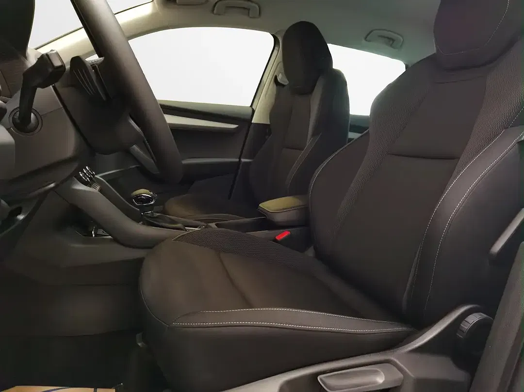 Skoda Karoq - Thumbnail 7