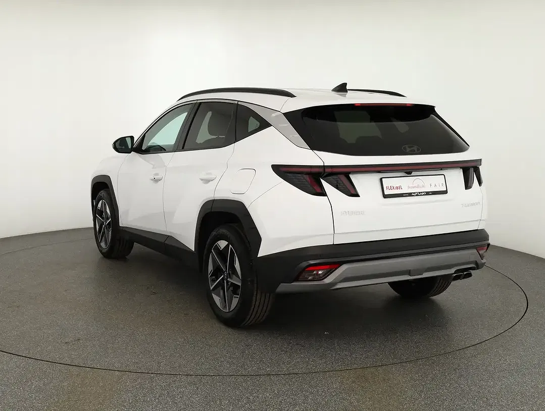Hyundai TUCSON - Thumbnail 2