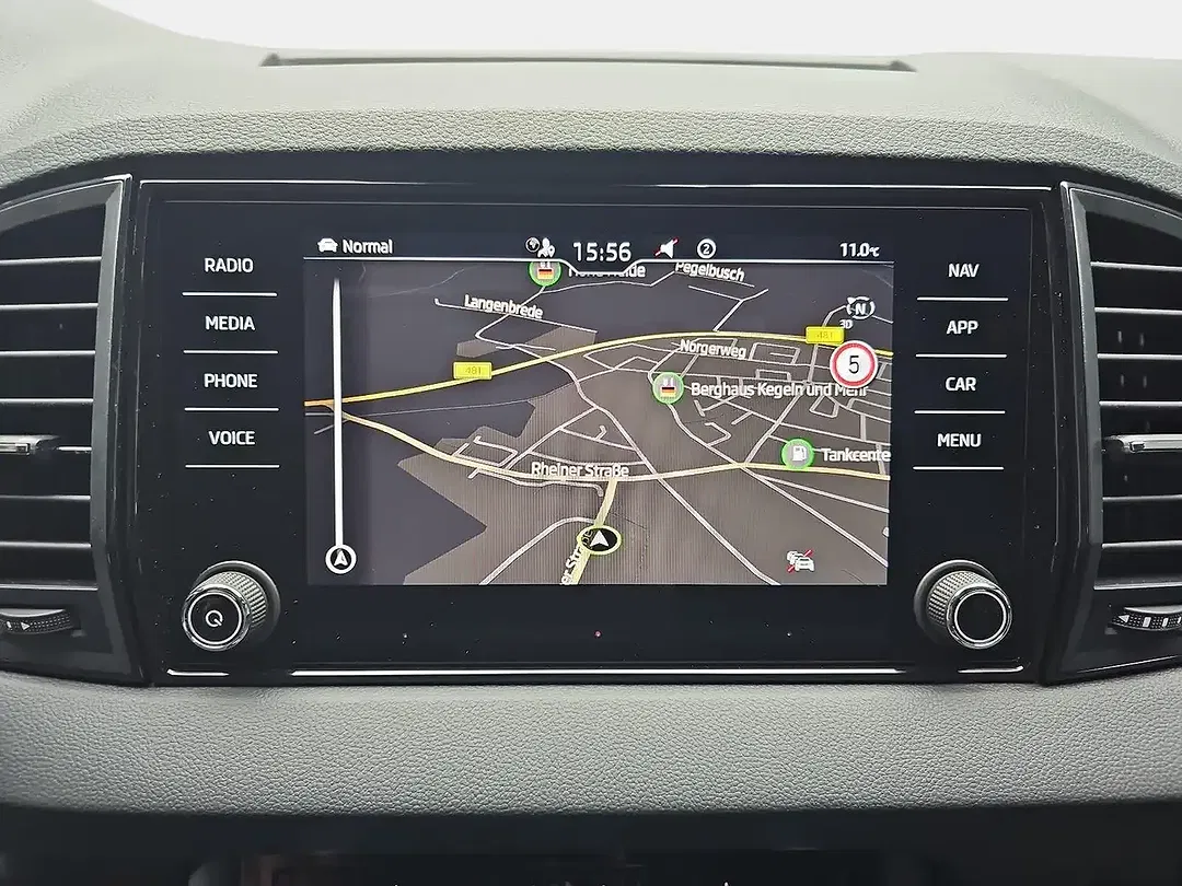 Skoda Karoq - Thumbnail 9