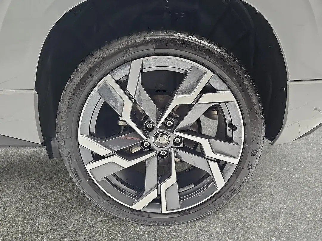 Skoda Karoq - Thumbnail 6