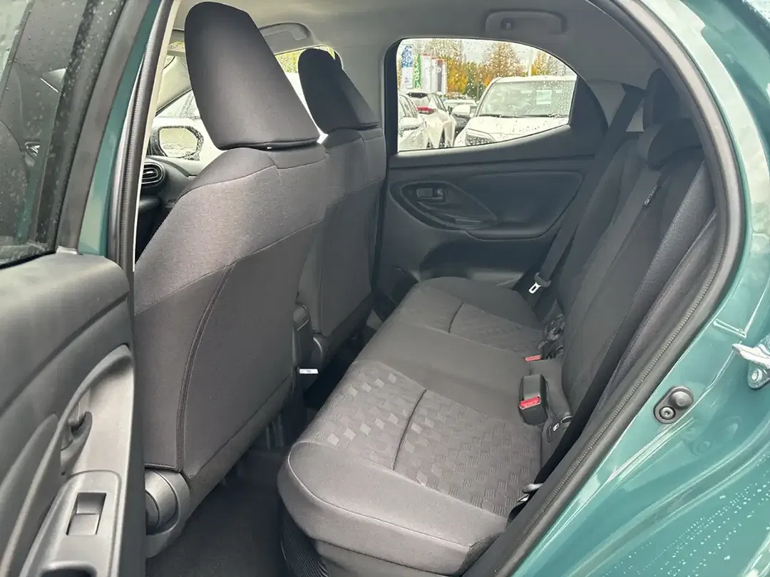 Toyota Yaris - Thumbnail 11