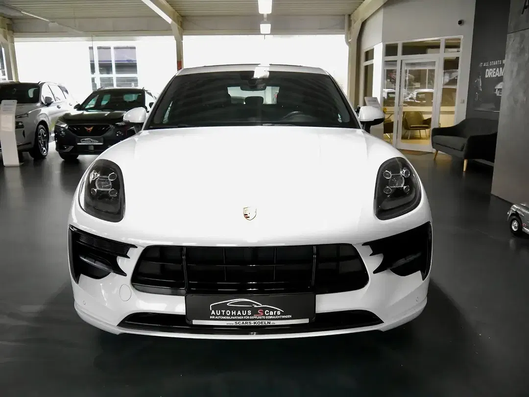 Porsche Macan - Thumbnail 4