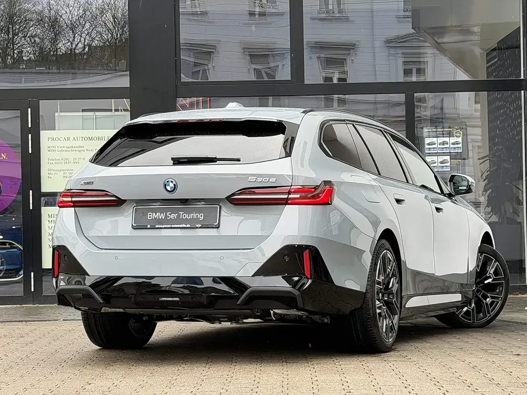 BMW 530 - Thumbnail 2
