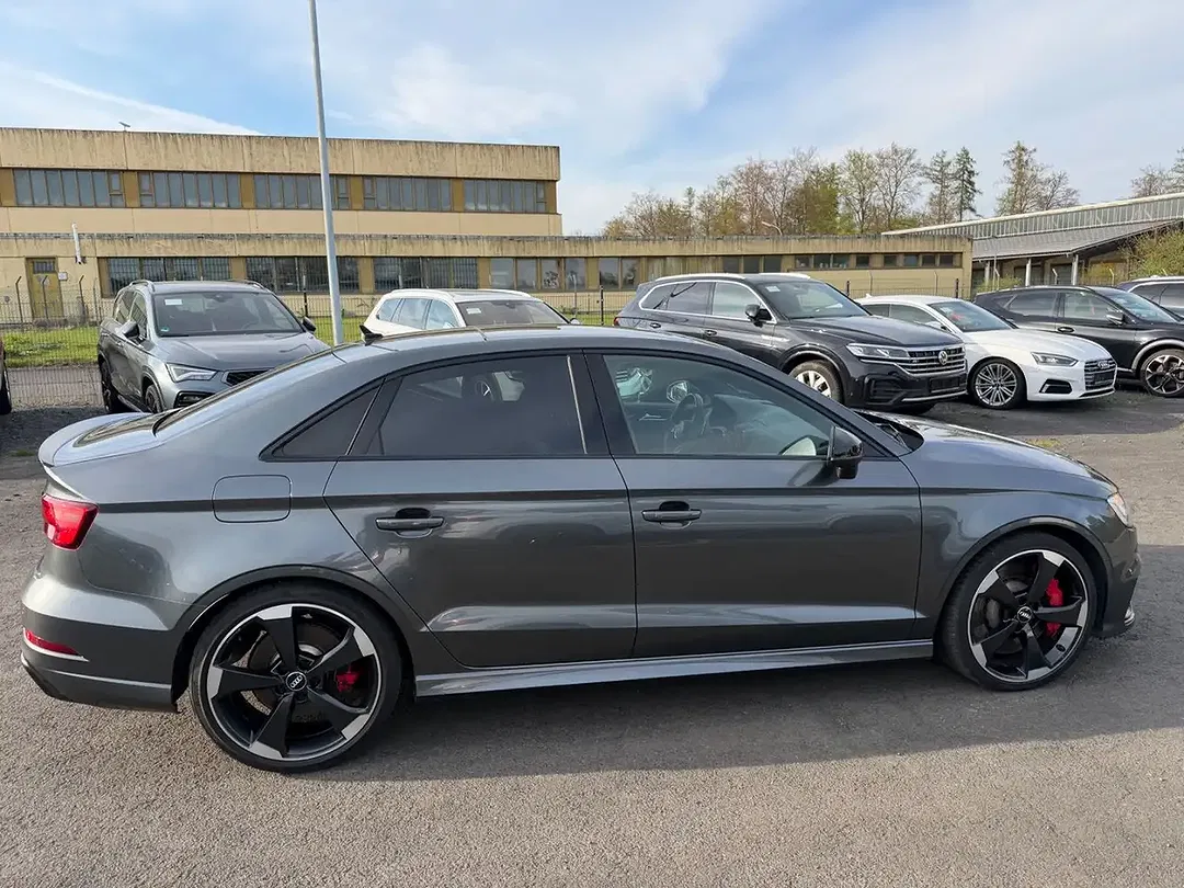 Audi RS3 - Thumbnail 4