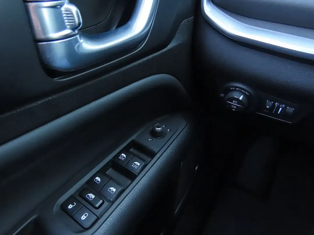 Jeep Compass - Thumbnail 15