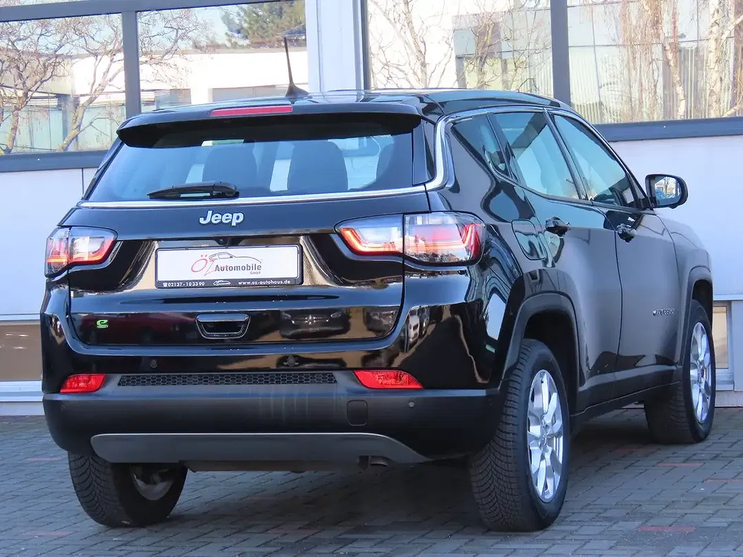 Jeep Compass - Thumbnail 6