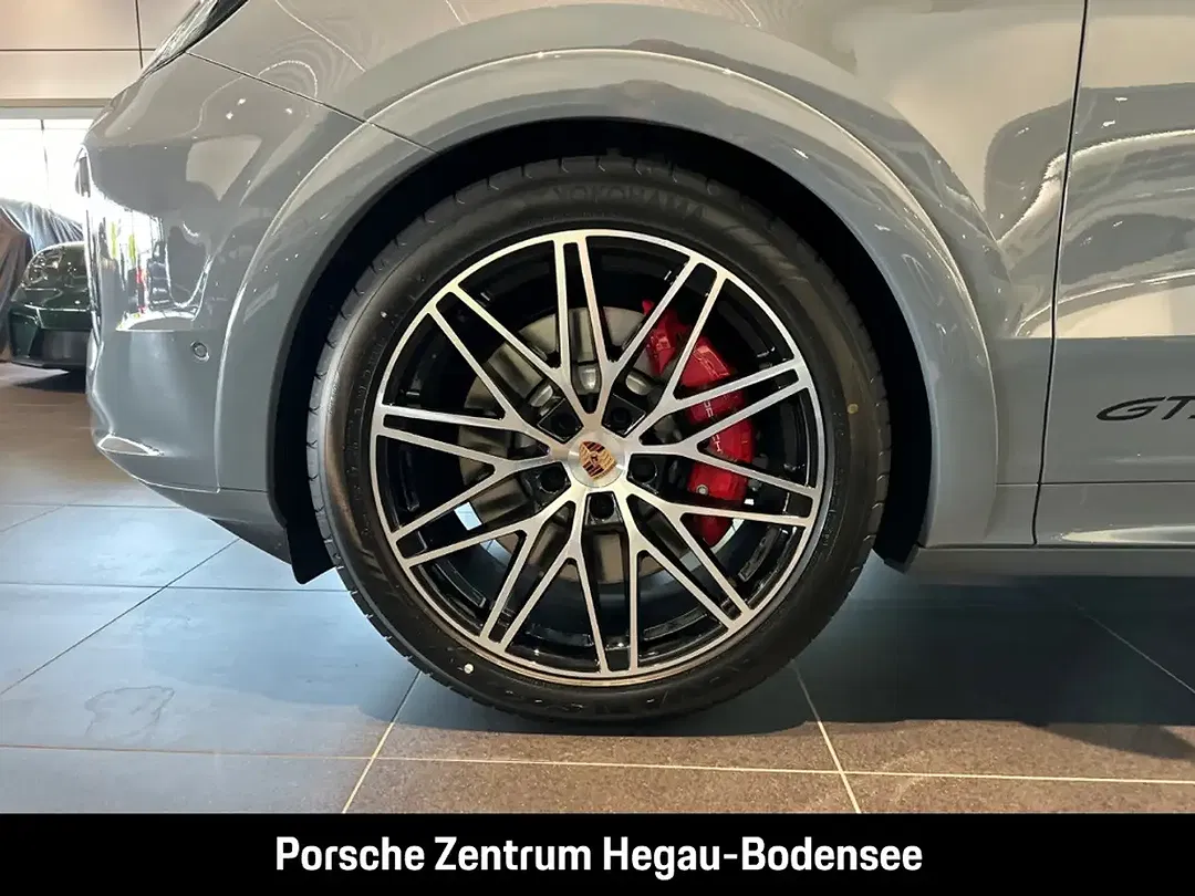 Porsche Cayenne - Thumbnail 6