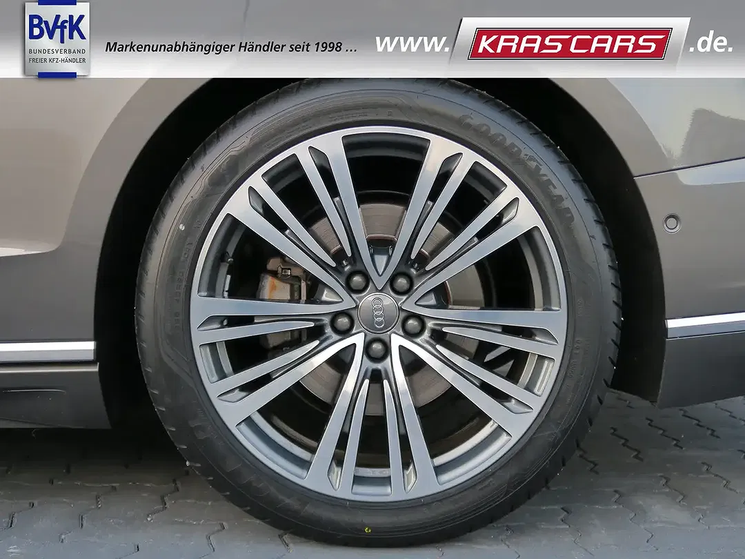 Audi A8 - Thumbnail 12