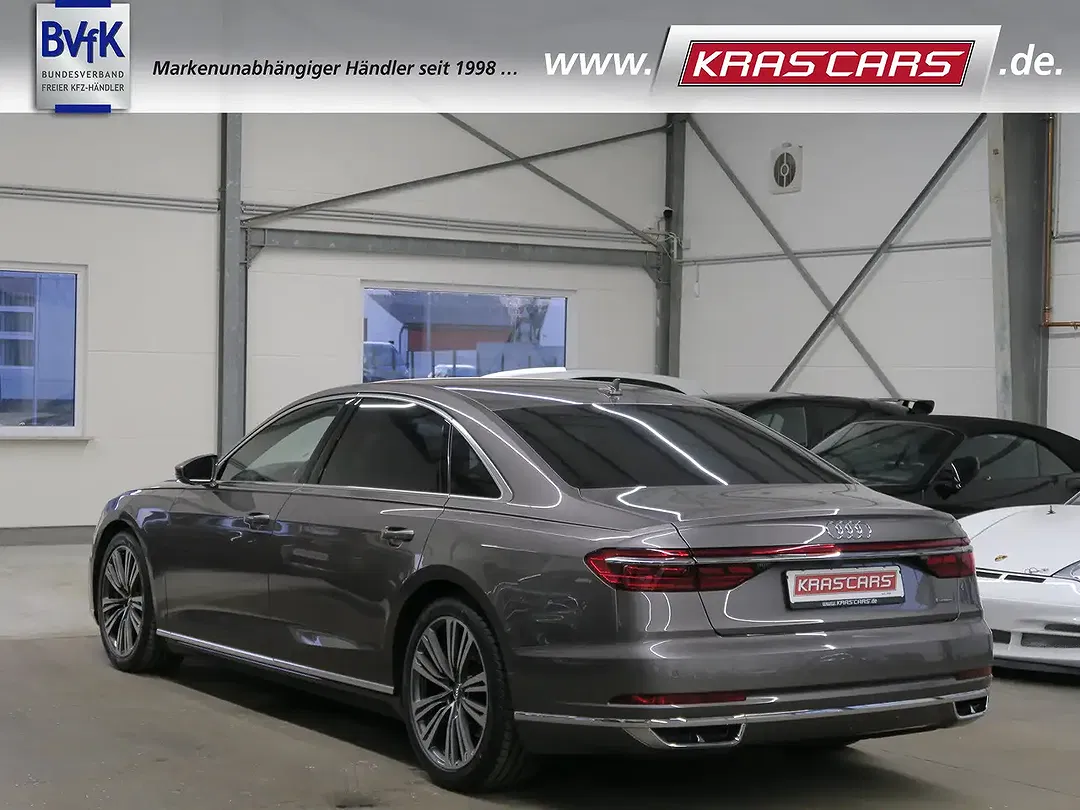Audi A8 - Thumbnail 2