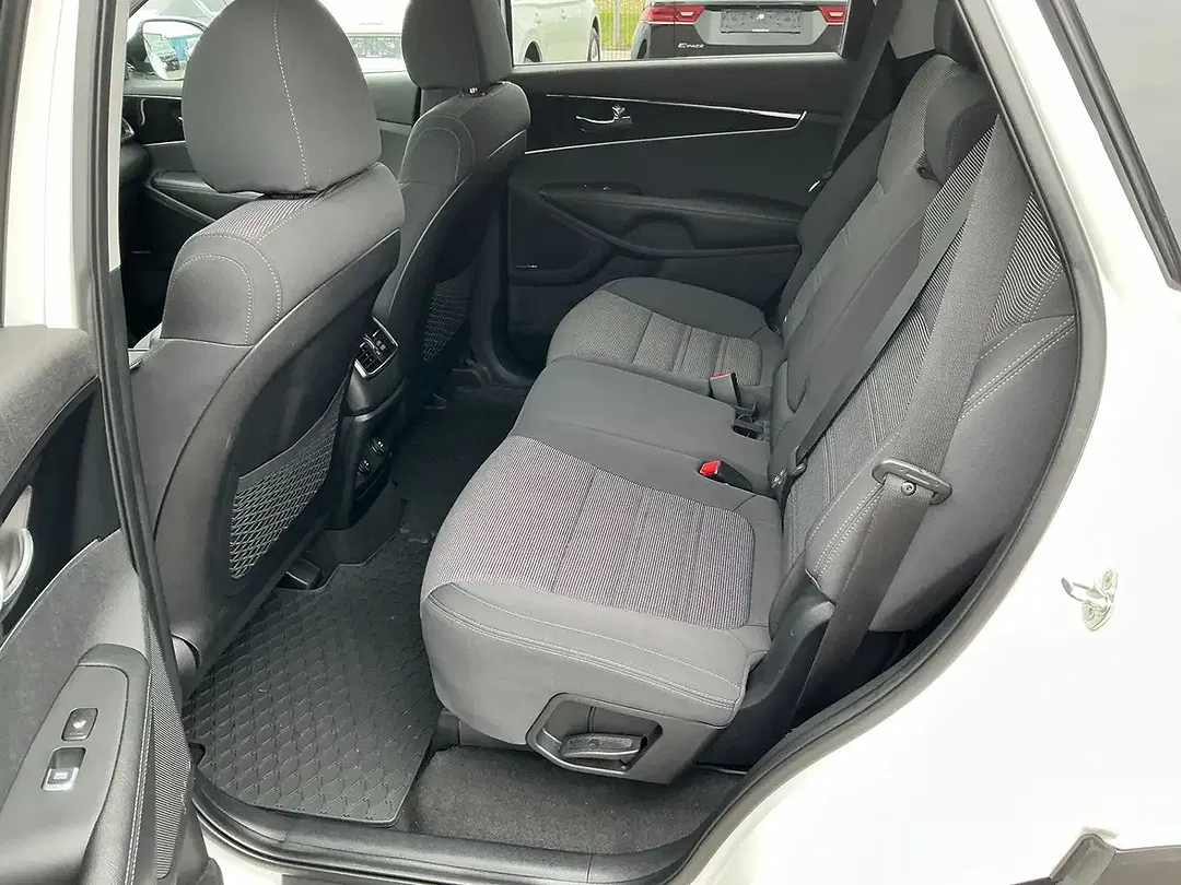 Kia Sorento - Thumbnail 10