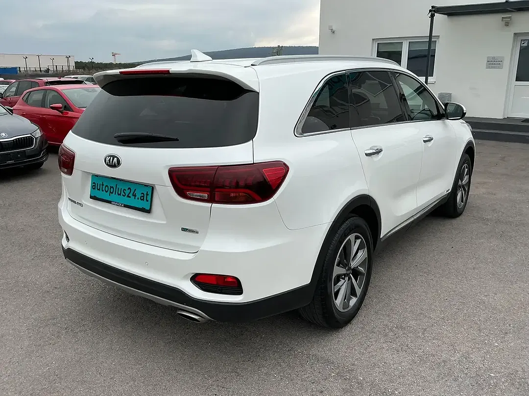 Kia Sorento - Thumbnail 4