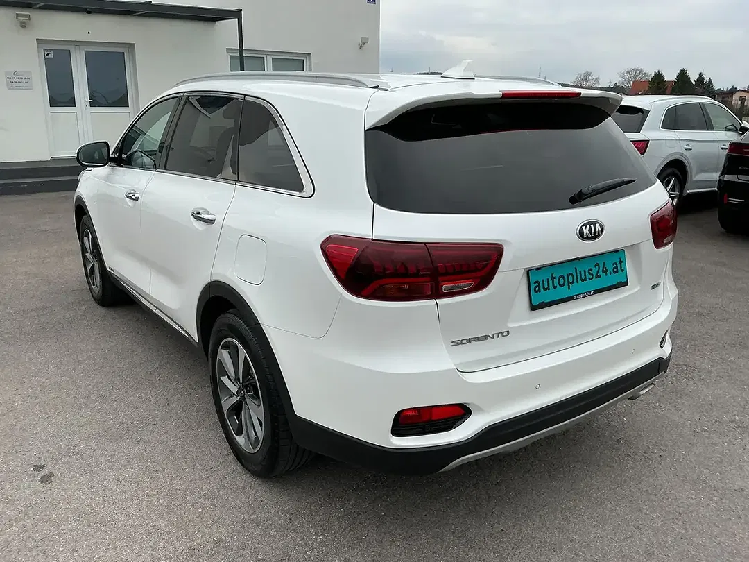 Kia Sorento - Thumbnail 6