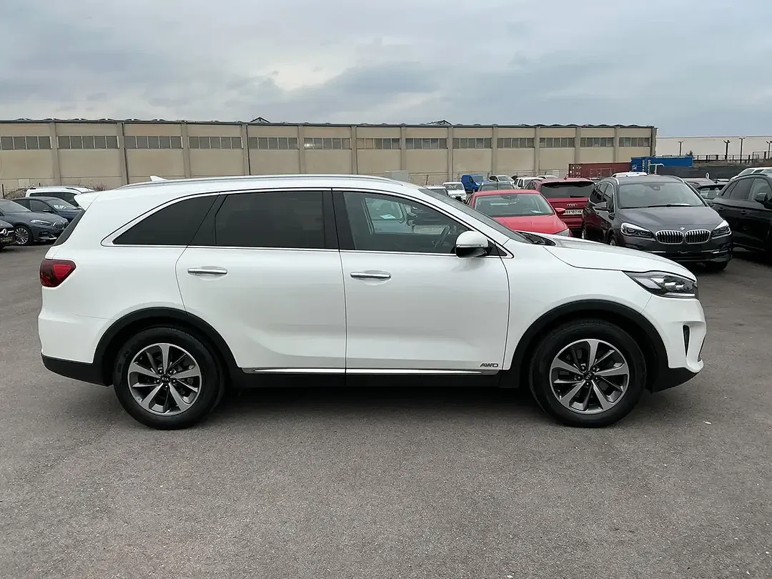 Kia Sorento - Thumbnail 8