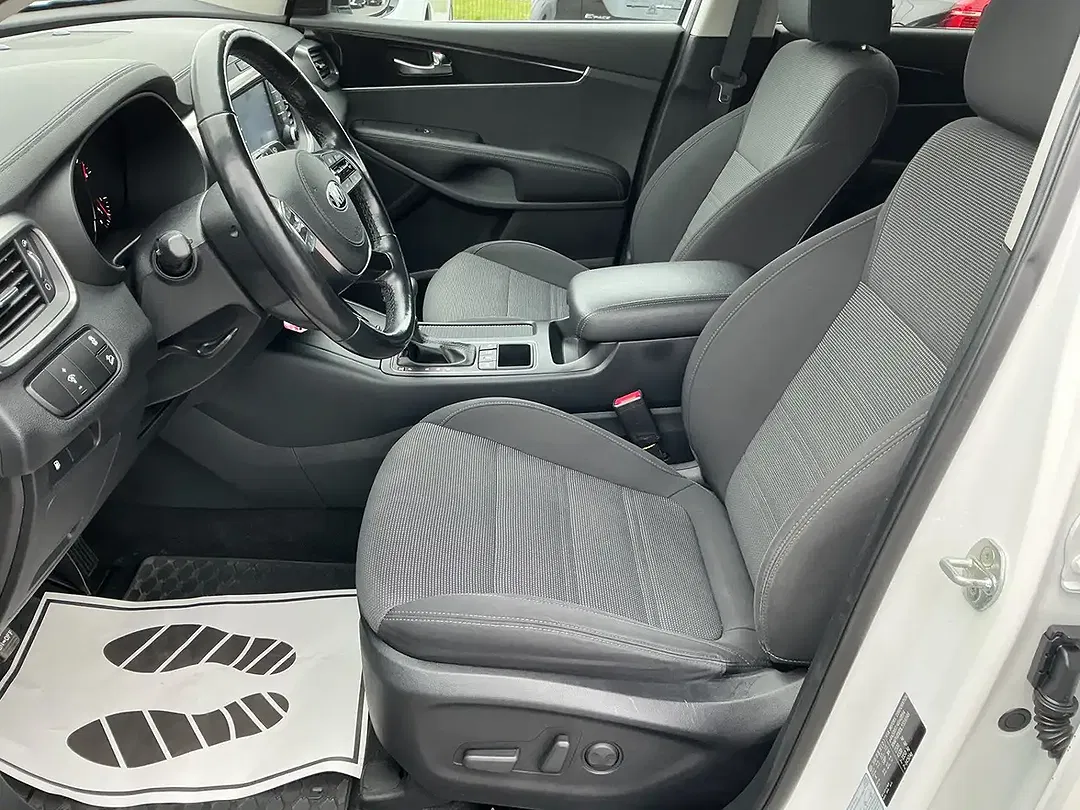 Kia Sorento - Thumbnail 9