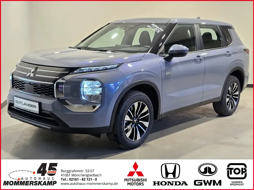 Mitsubishi Outlander - Thumbnail 1