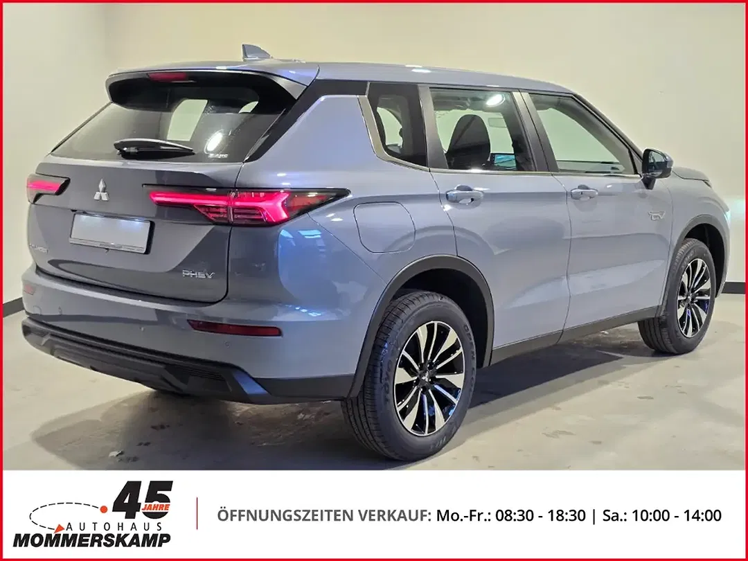 Mitsubishi Outlander - Thumbnail 2