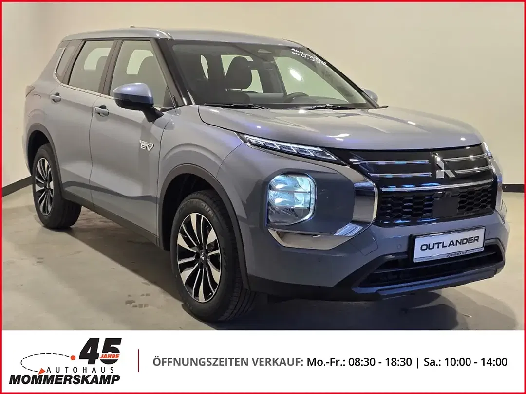 Mitsubishi Outlander - Thumbnail 3