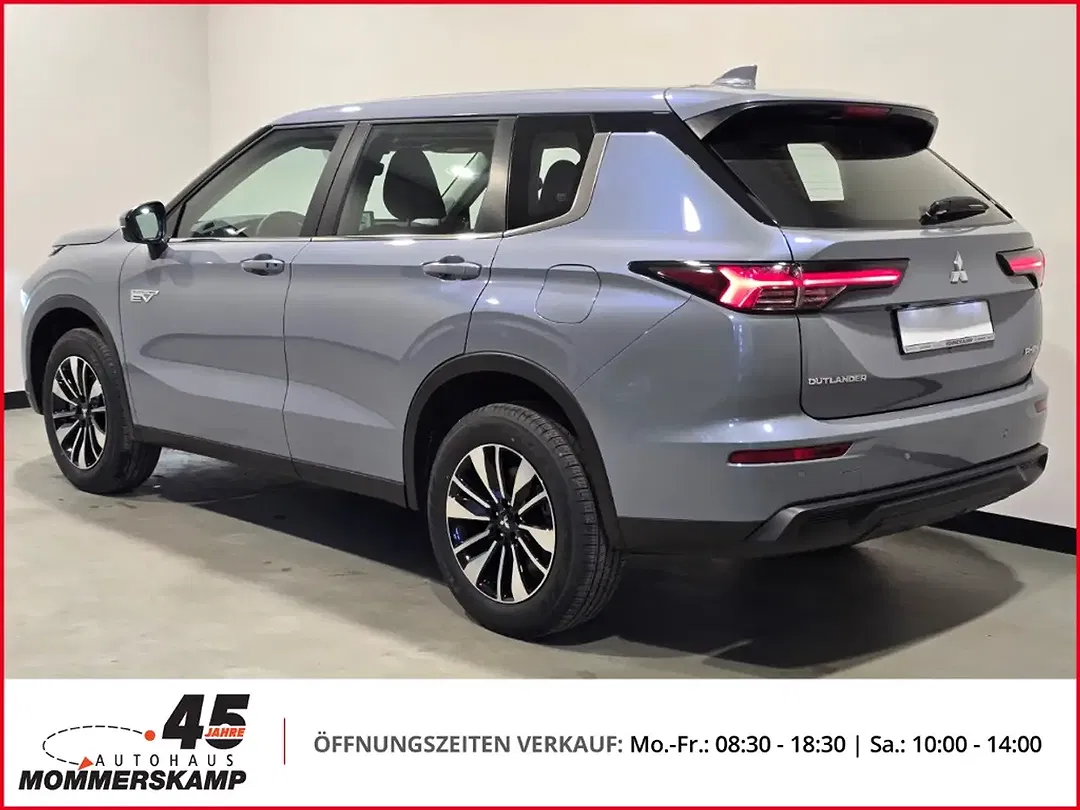 Mitsubishi Outlander - Thumbnail 4