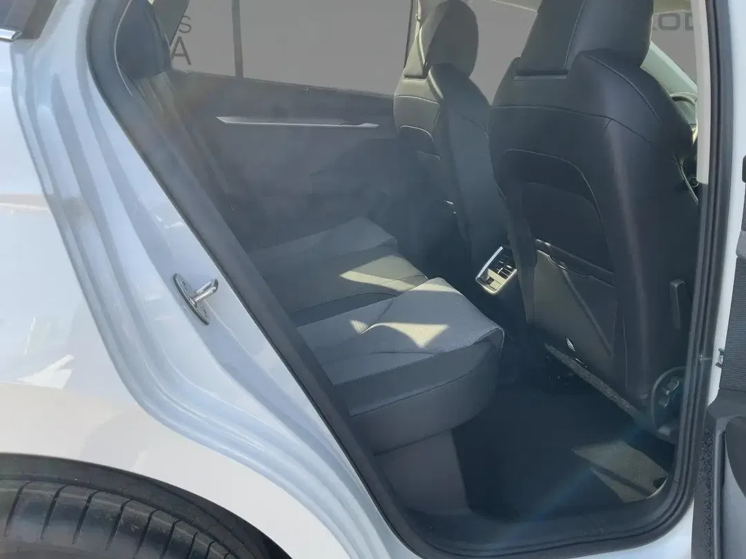 Skoda Enyaq - Thumbnail 11